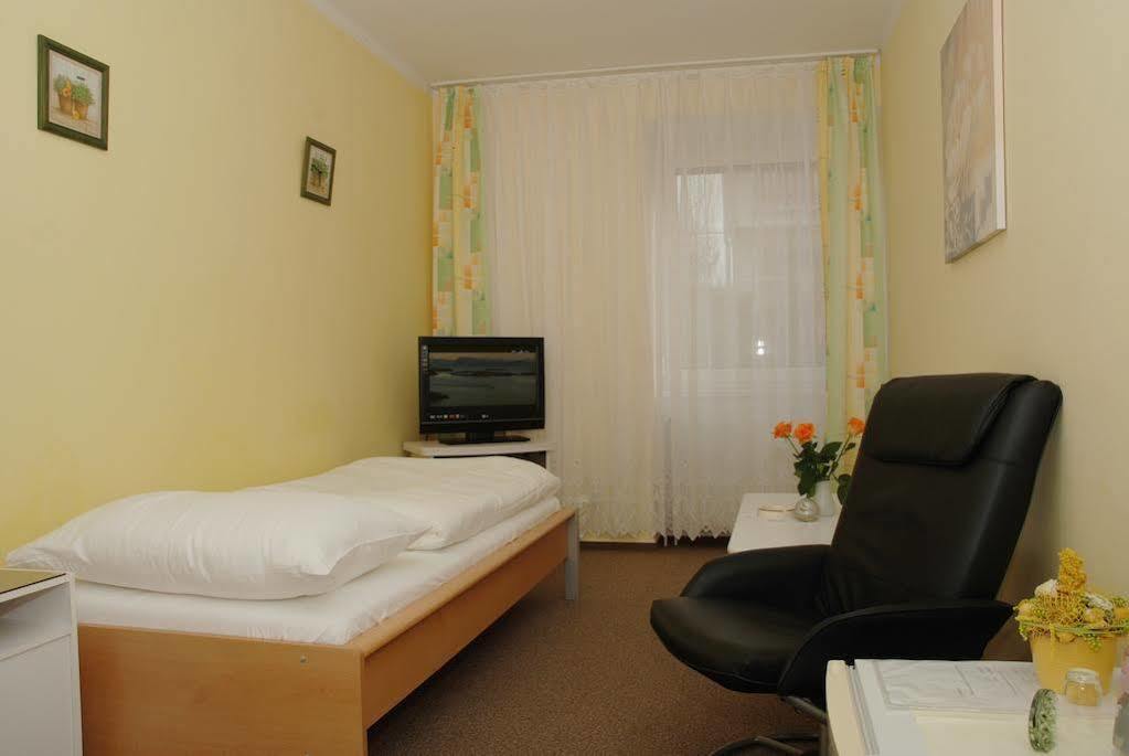 Penzion Duo Hotell Mladá Boleslav Exteriör bild